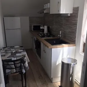 Joli Studio 21 M2 Avec Parking Privé Appartement Aix-les-Bains